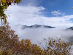 ガスの上に鳳凰三山 ガスの上に鳳凰三山