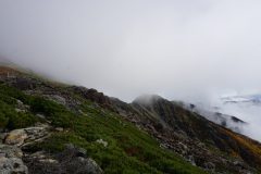 トラバース道にてガスのかかる八本歯の頭