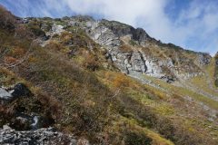 左俣で見上げるバットレス