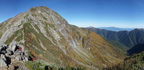 八本歯の頭で見る北岳バットレス